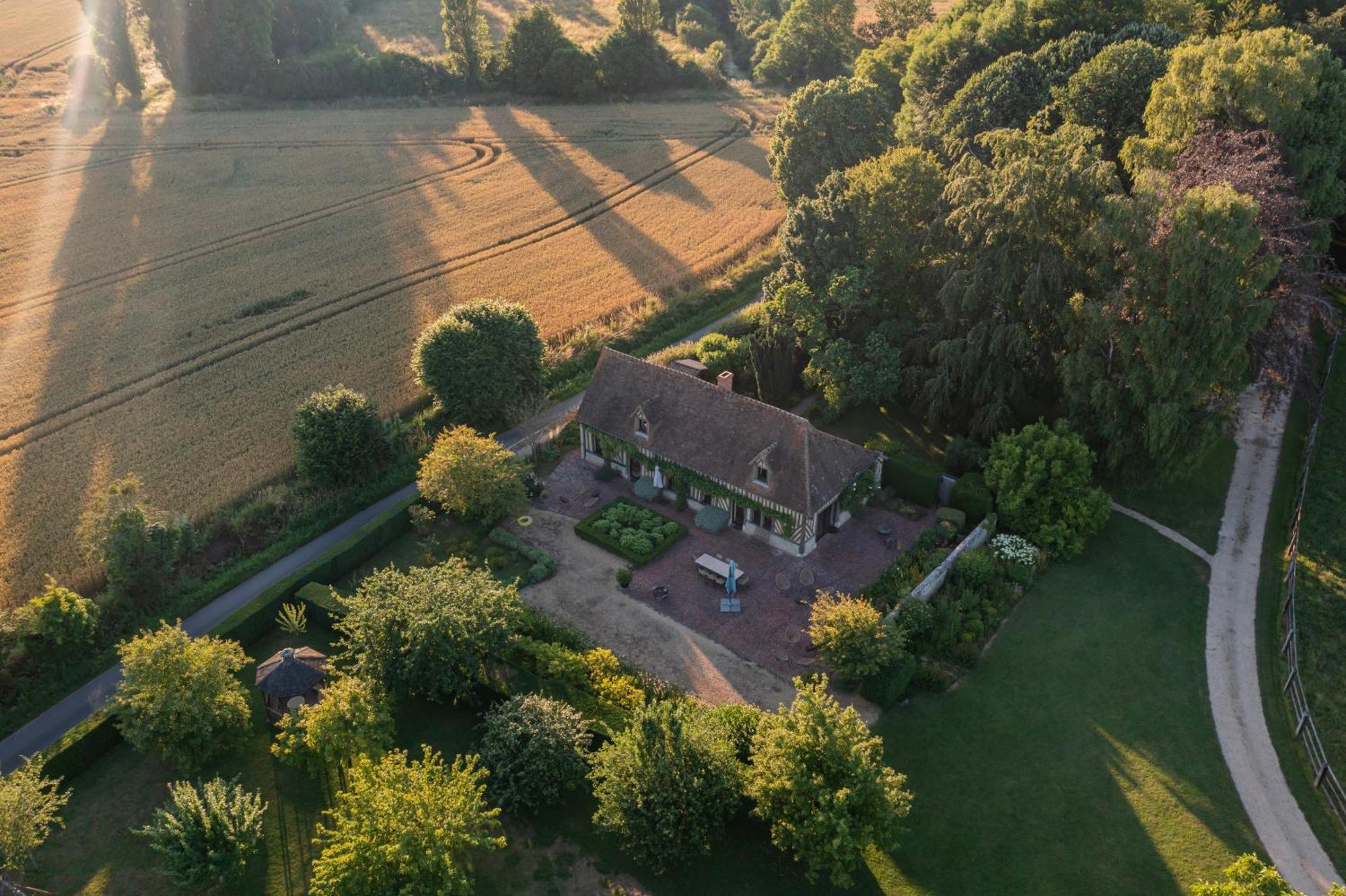 Maison "Jardin Gaillard" Bieville-en-Auge Buitenkant foto